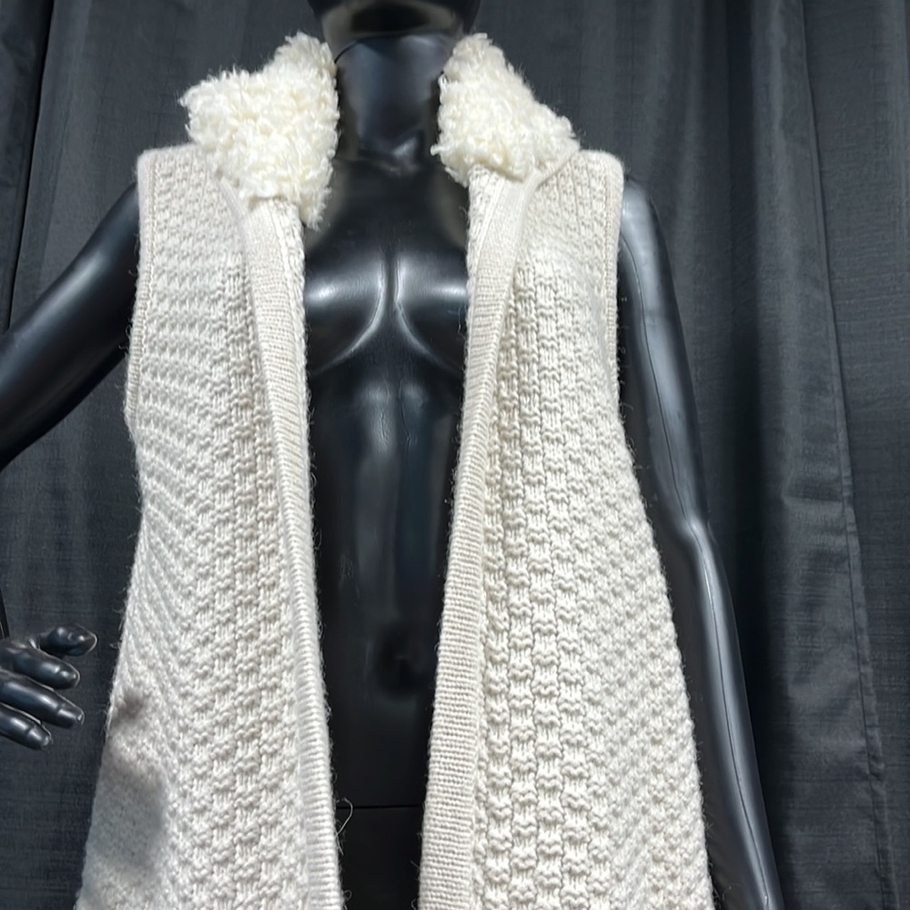 Gap Sweater Vest View 2